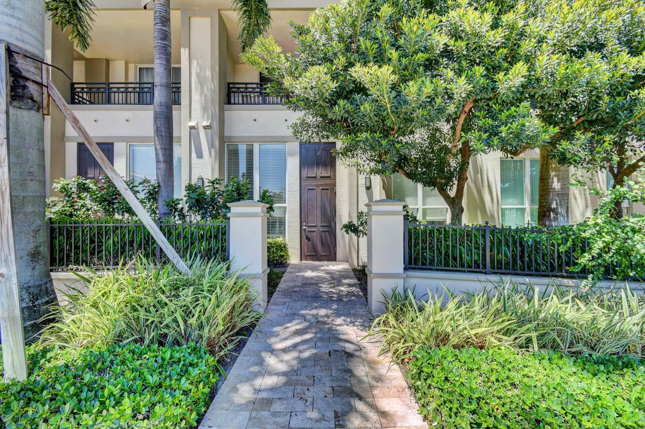 550 Okeechobee Boulevard - Photo 1
