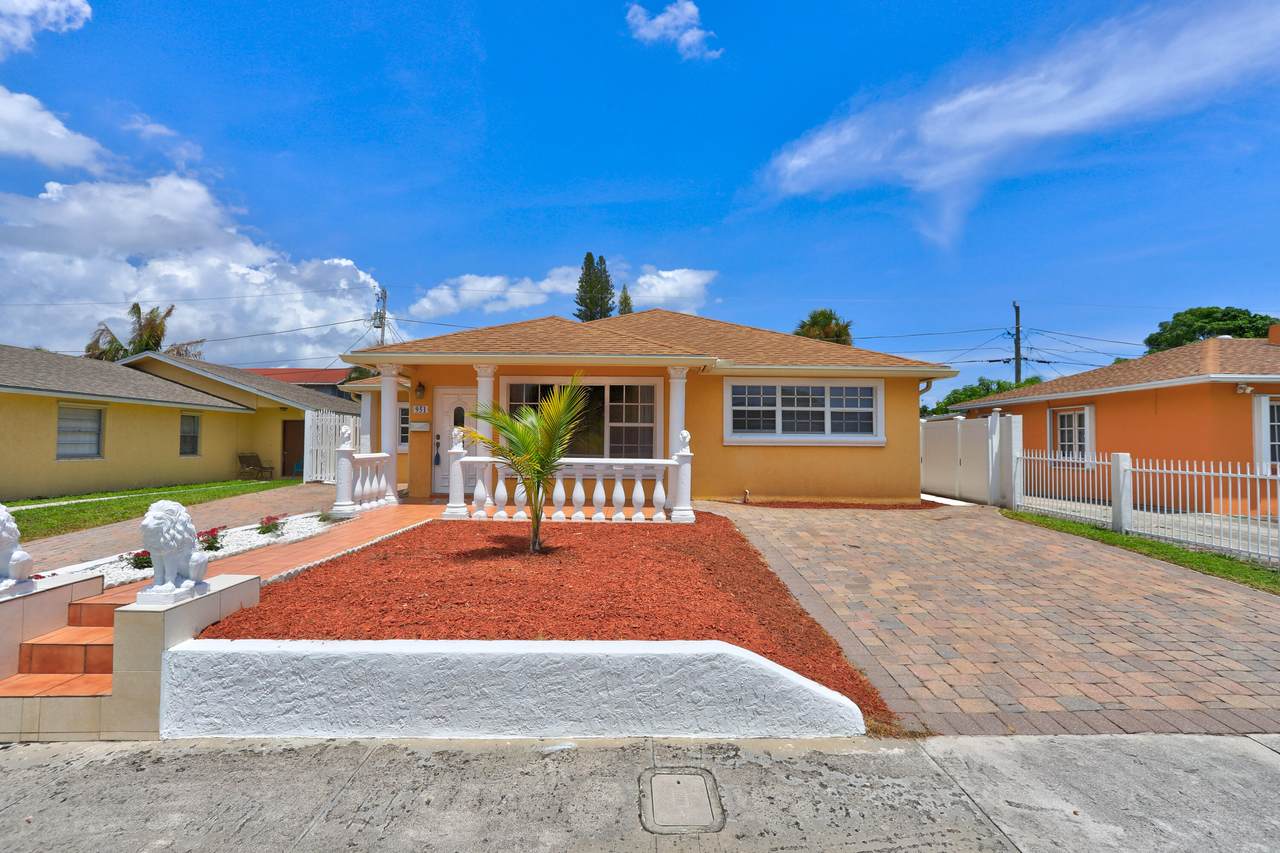 951 Green Street - Photo 1