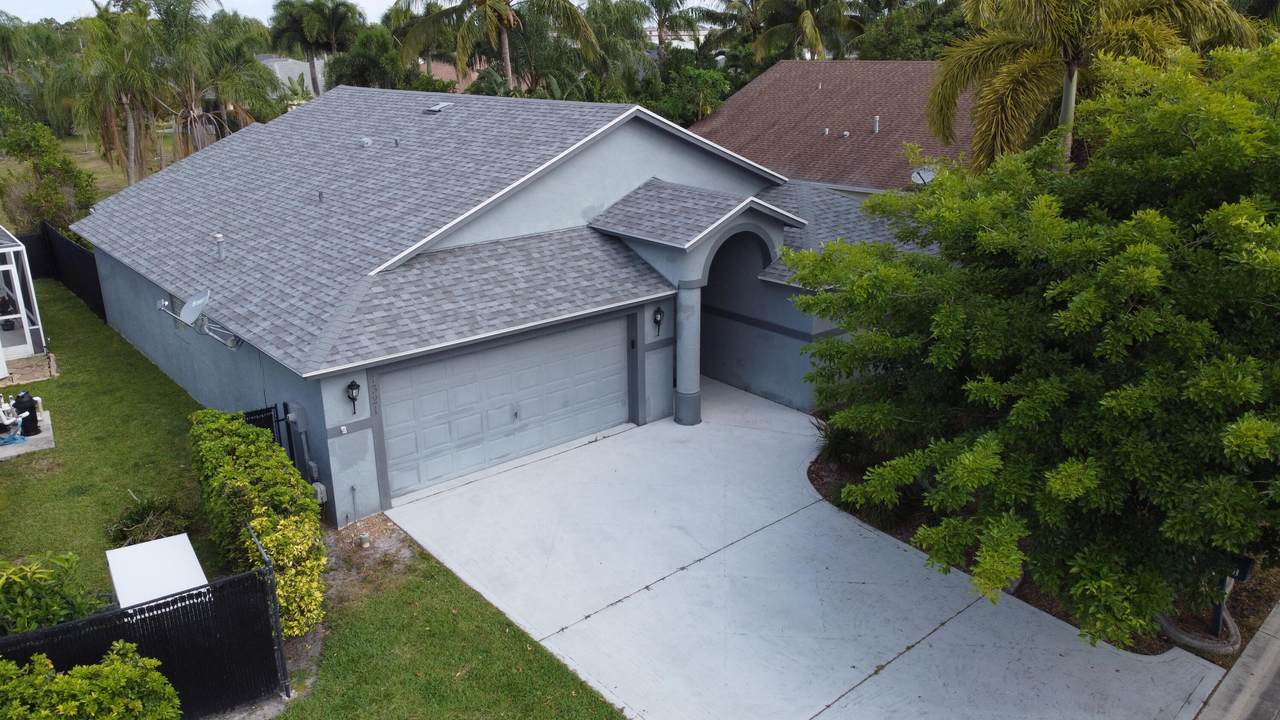1321 Fishers Place - Photo 1
