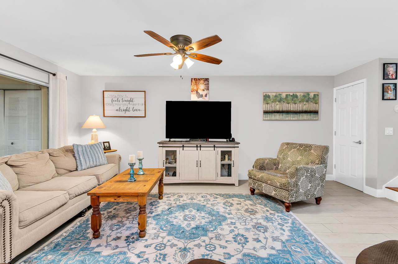 807 Nantucket Circle - Photo 1
