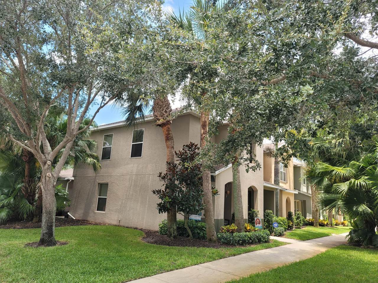 1825 Pointe West Way - Photo 1