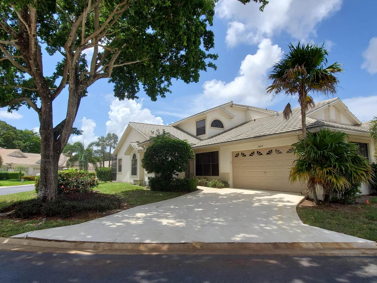 4814 Brighton Lakes Boulevard - Photo 1