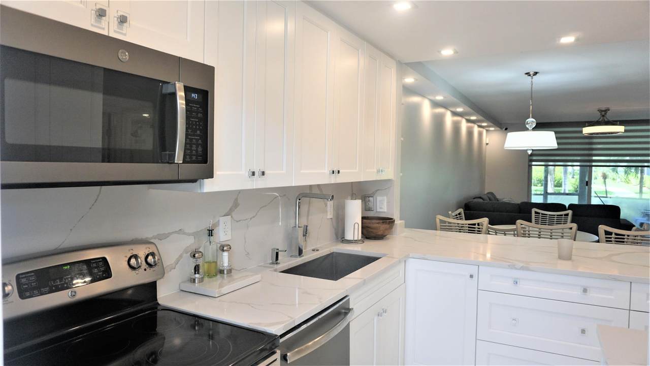 1040 Se 4th Avenue - Photo 1