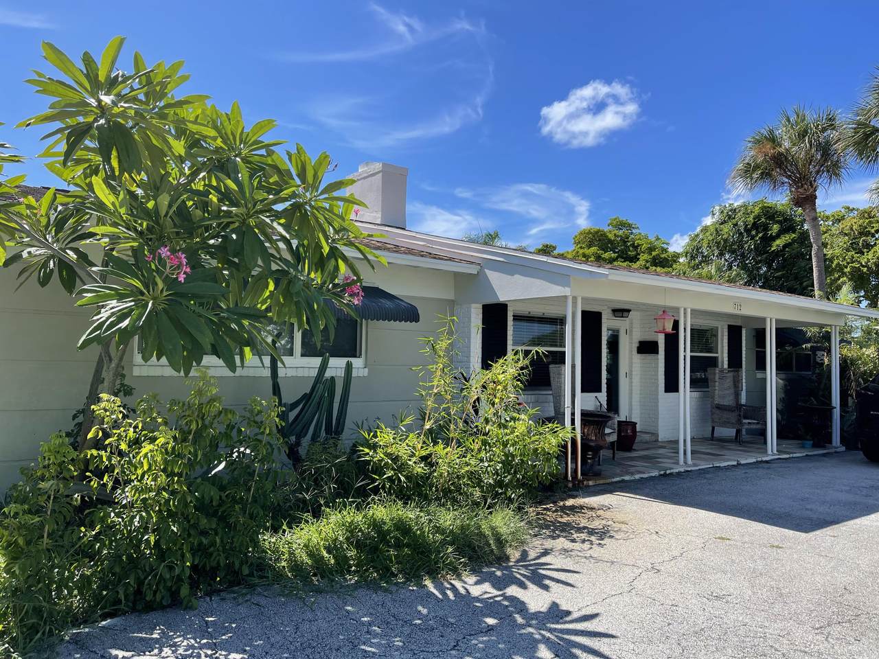 712 8th Avenue - Photo 1