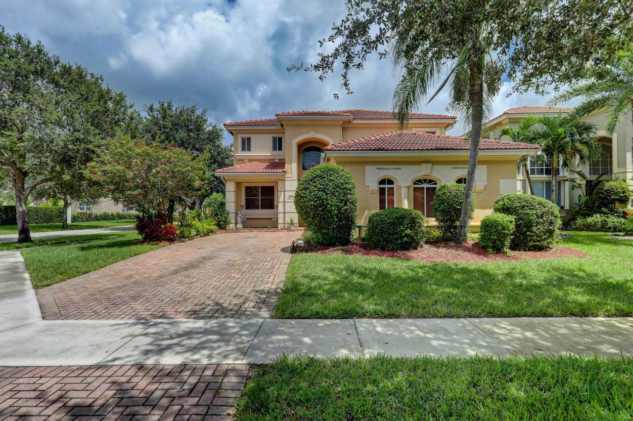 442 Gazetta Way - Photo 1