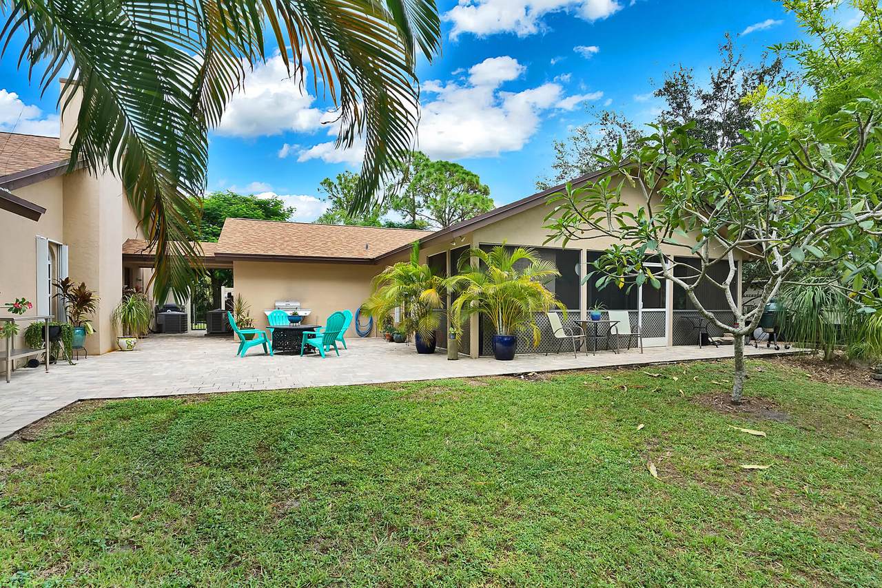 17368 49th Street - Photo 1