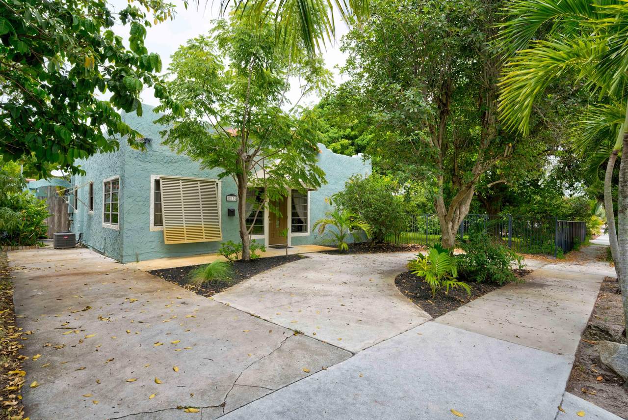 813 35th Street - Photo 1