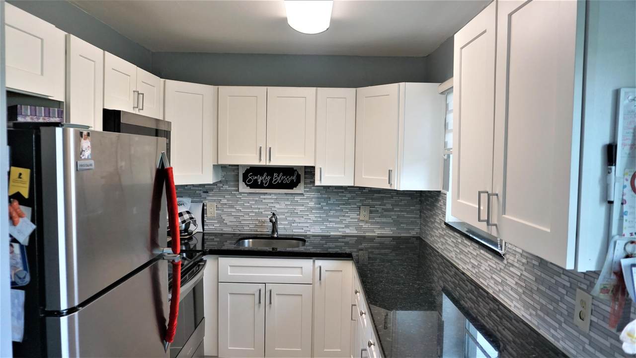 184 Lyndhurst L - Photo 1