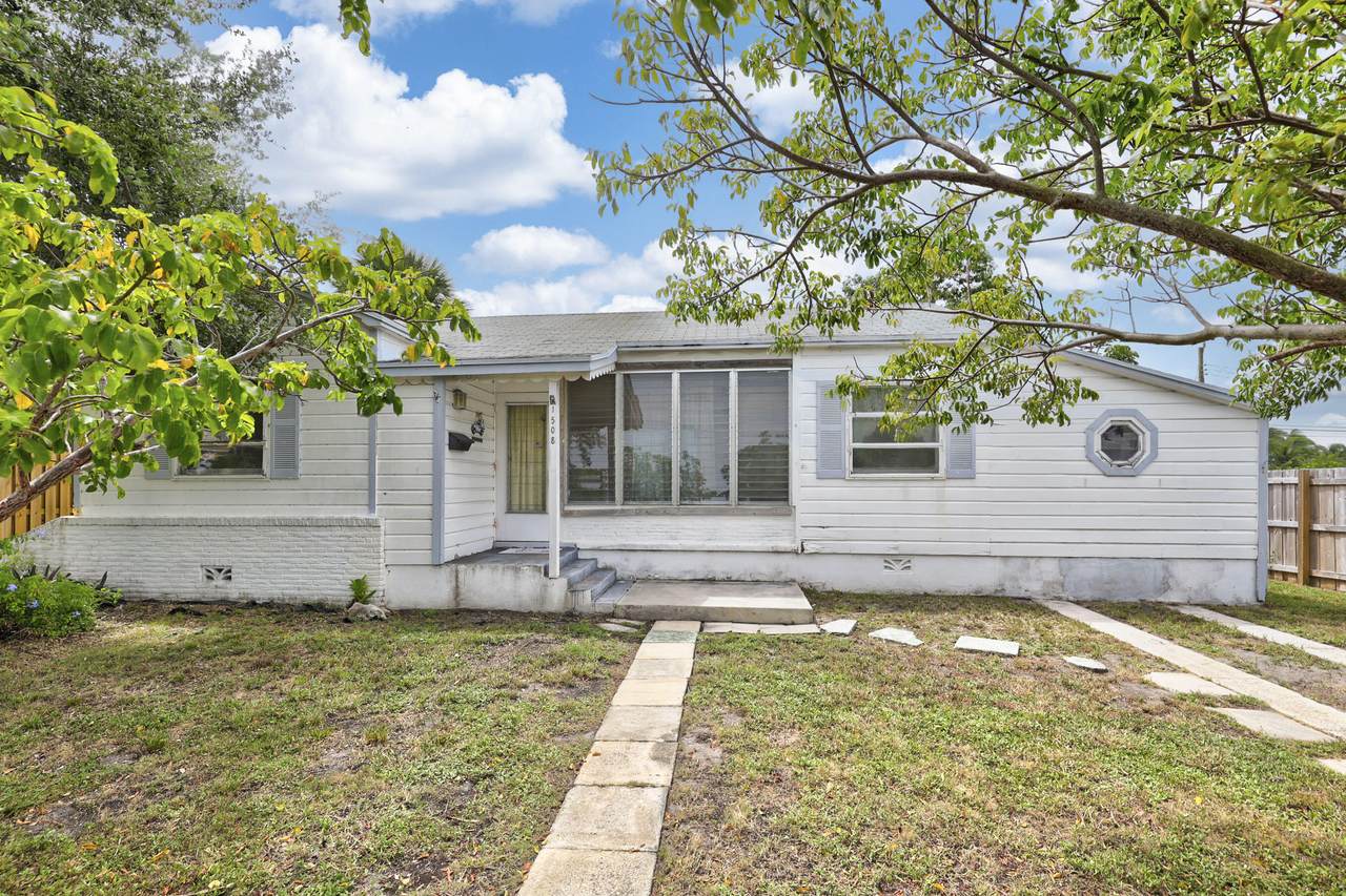 1508 1st Street - Photo 1