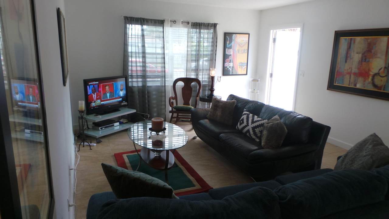 830 Green Street - Photo 1
