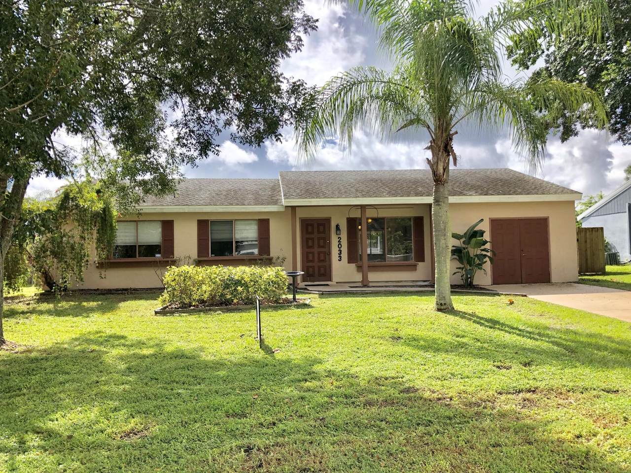 2033 Hideaway Circle - Photo 1