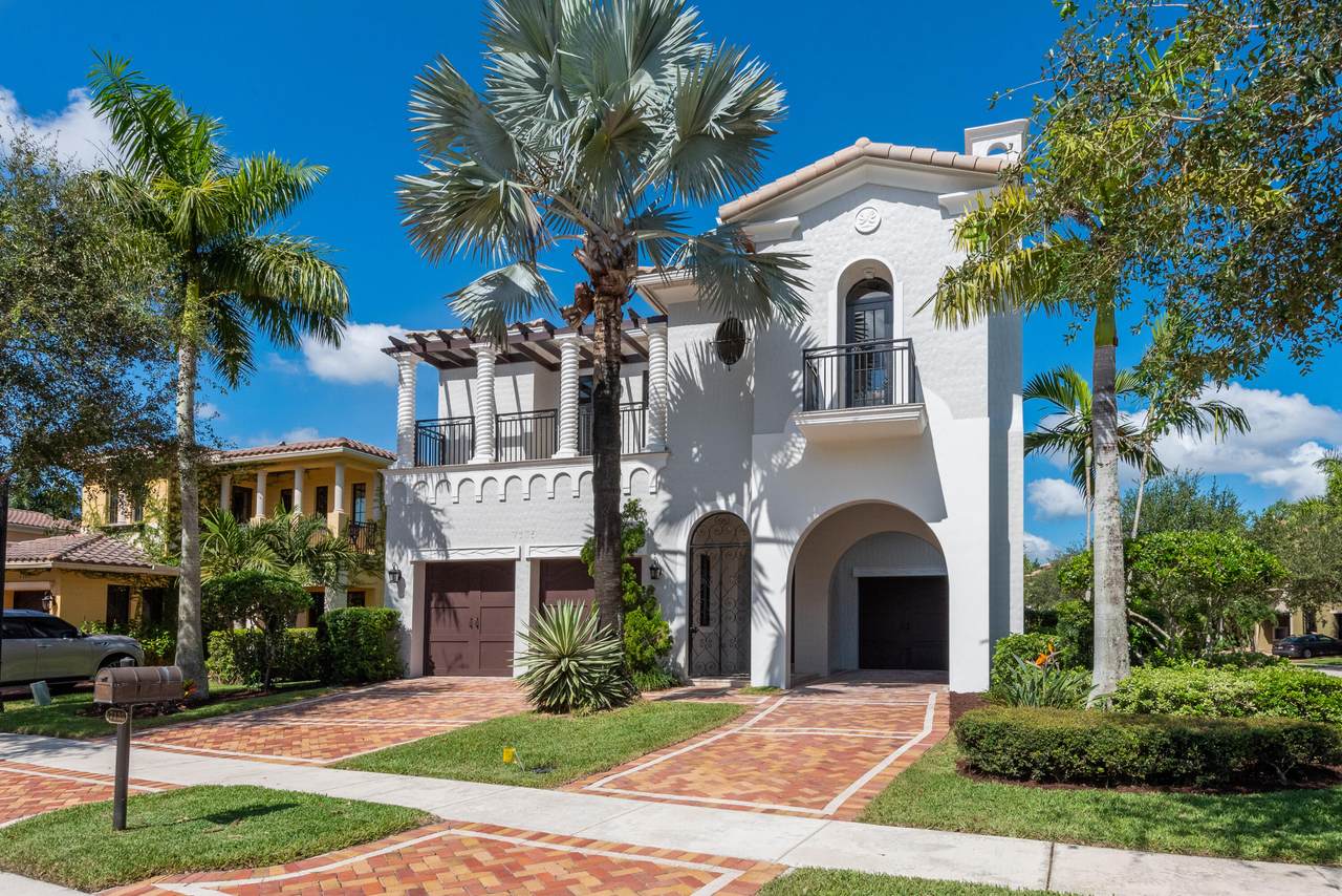 7135 Spyglass Avenue - Photo 1