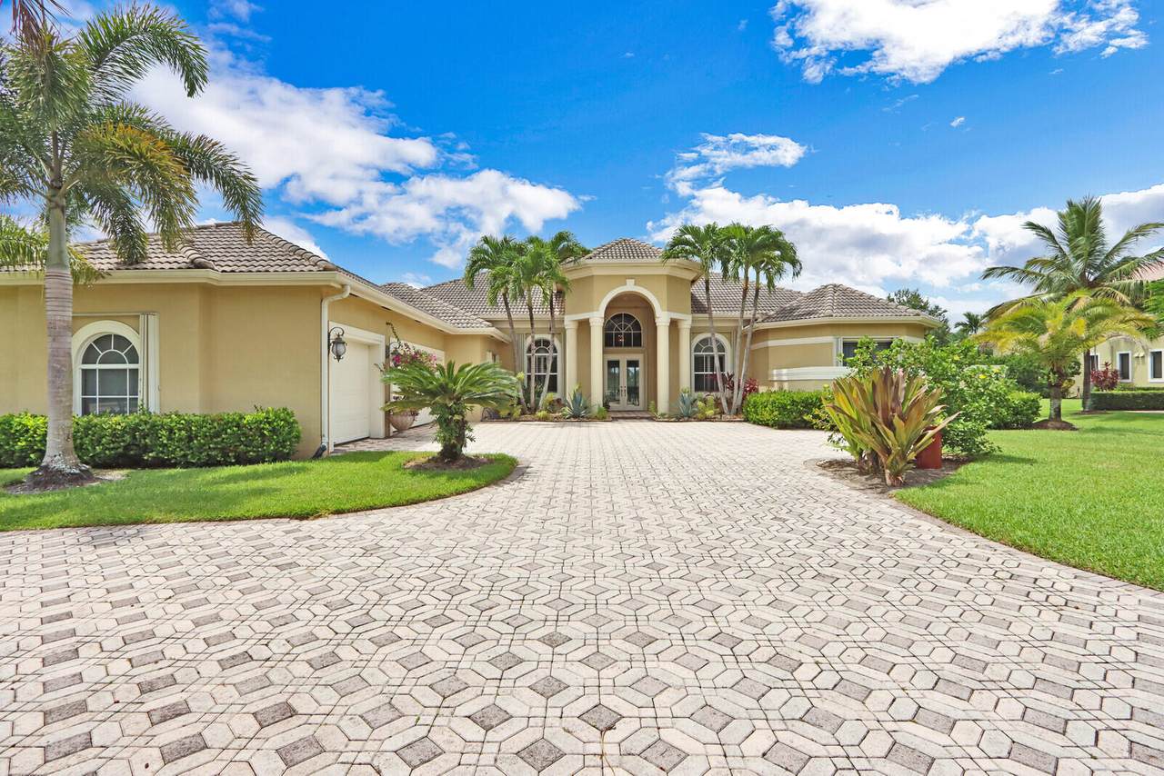 7631 Woodsmuir Drive - Photo 1