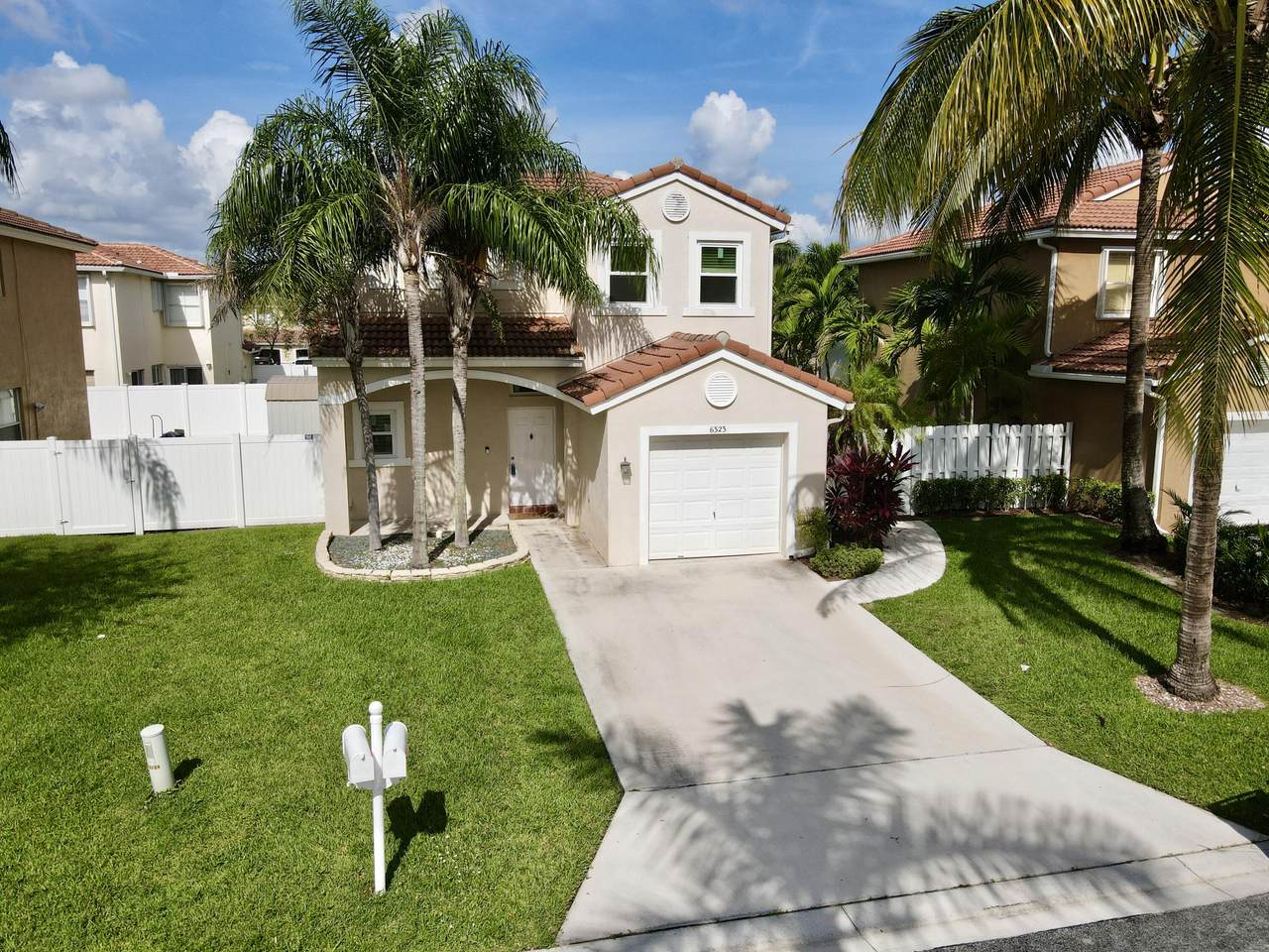 6323 Harbour Star Drive - Photo 1