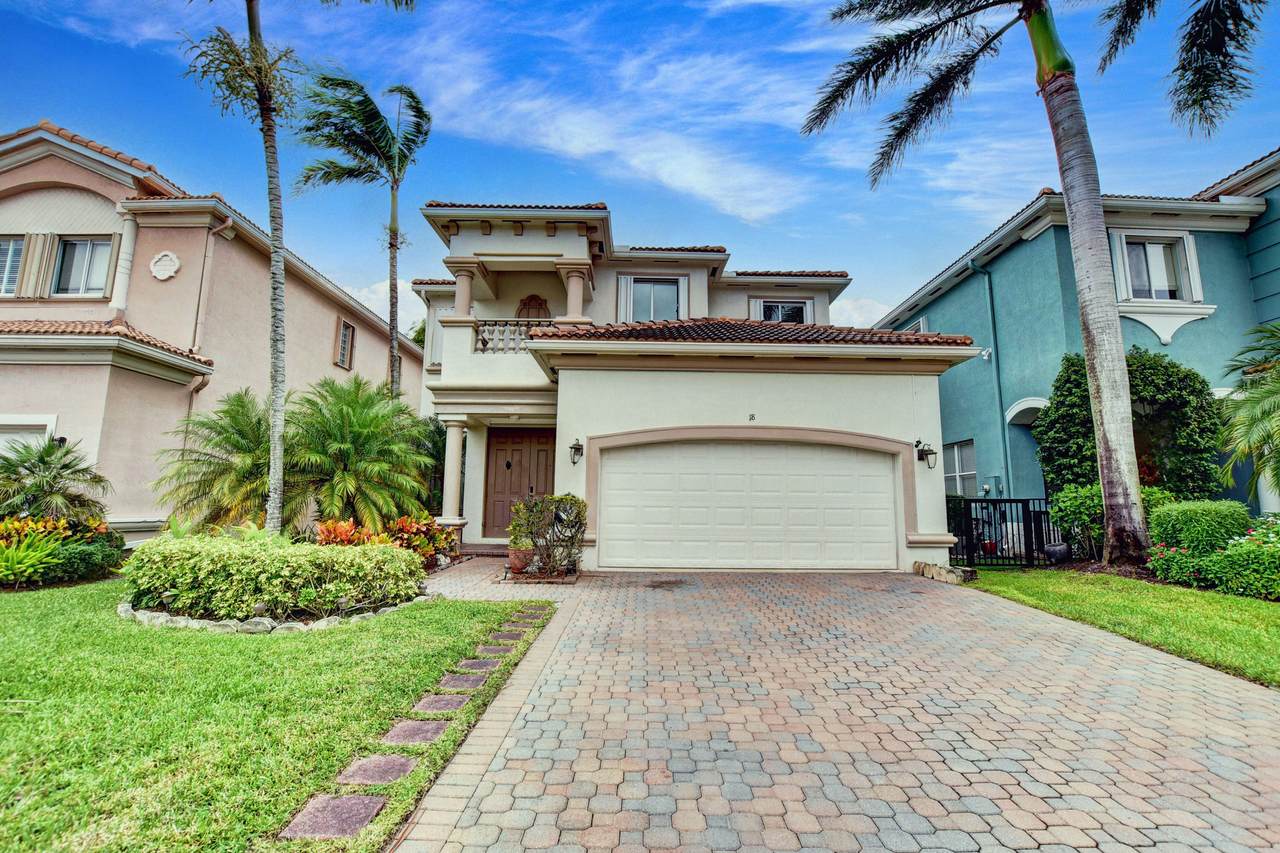 18 Country Lake Circle - Photo 1