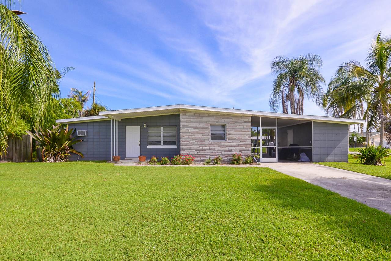 768 Lomas Street - Photo 1