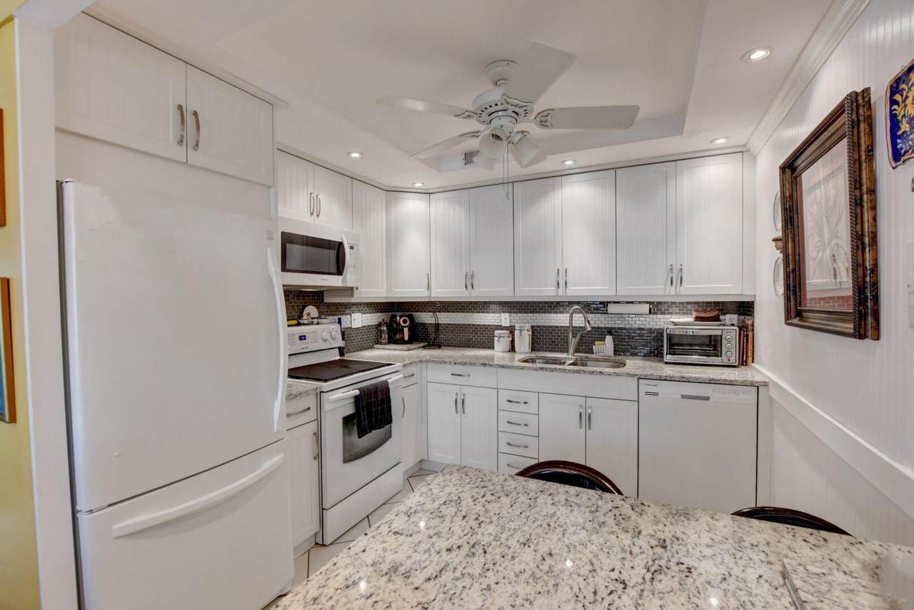 1005 Ventnor G - Photo 1
