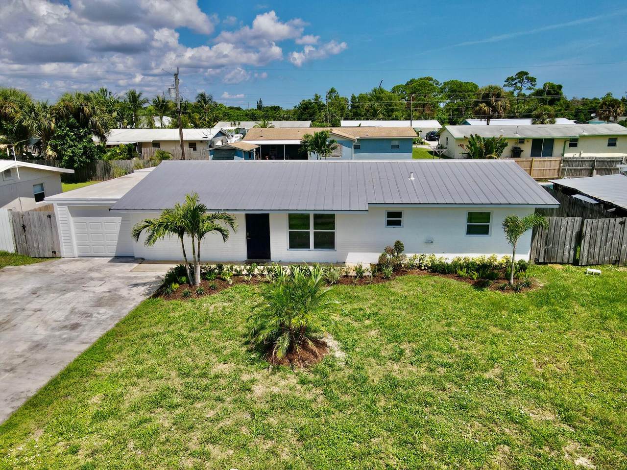1395 Silver Maple Way - Photo 1