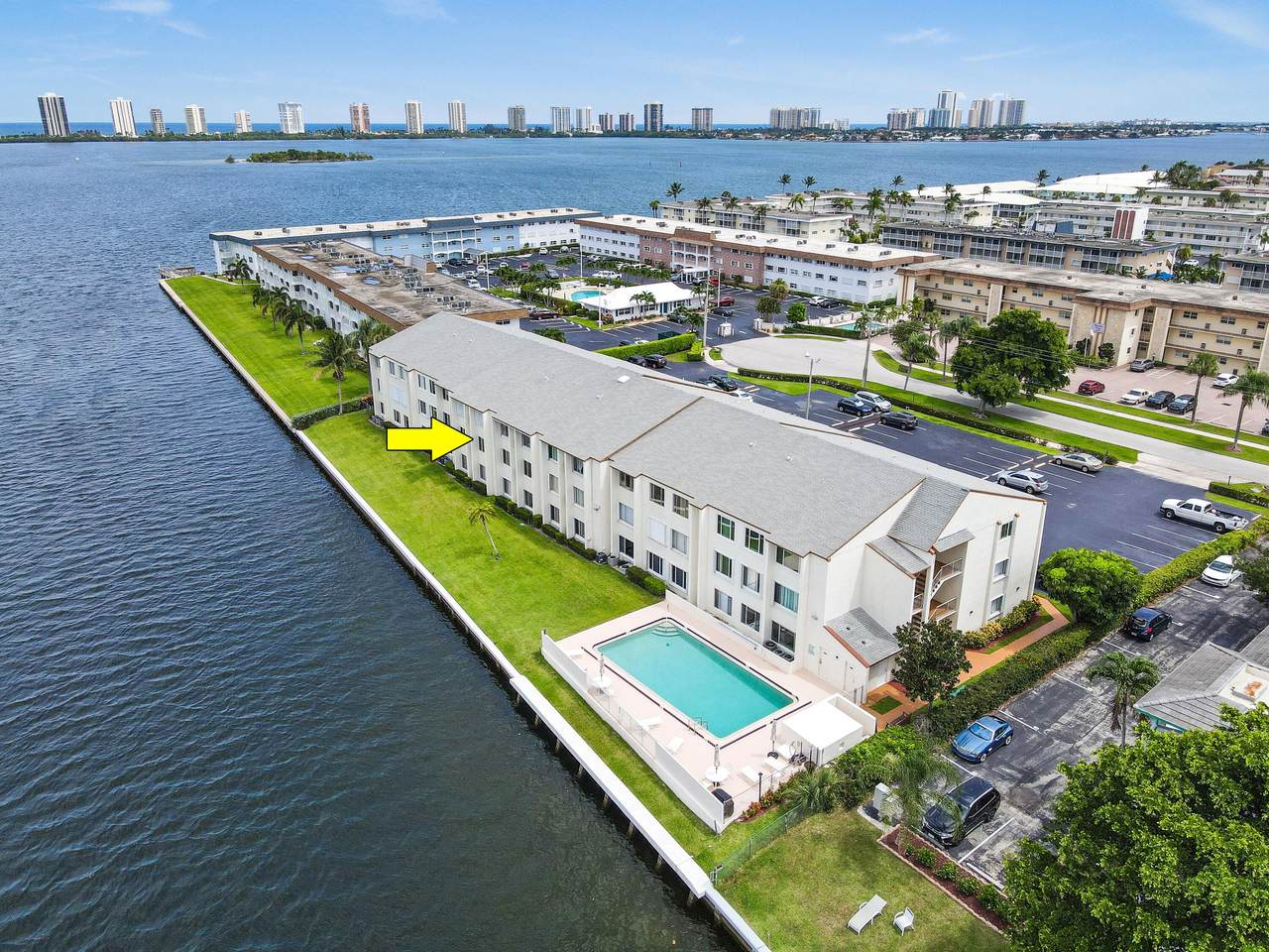 125 Shore Court - Photo 1