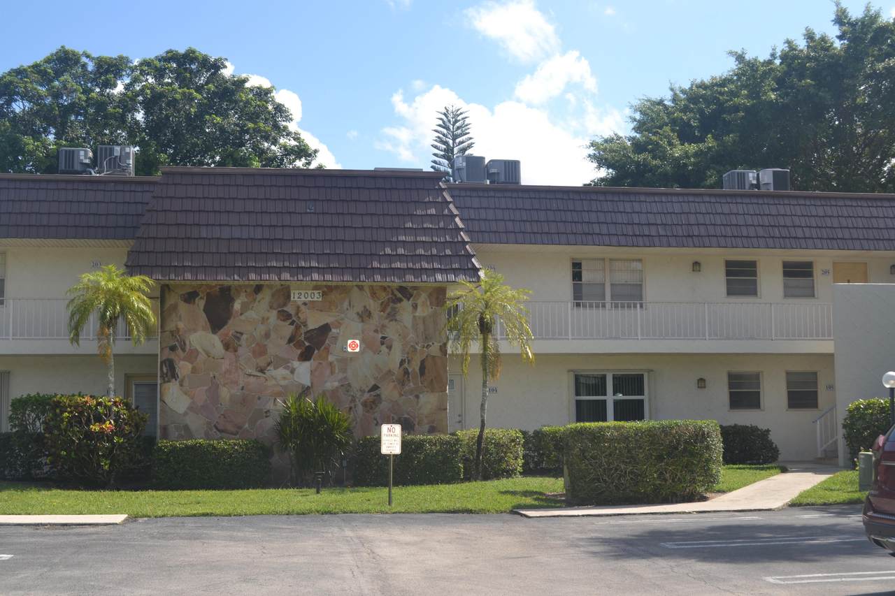 12003 Poinciana Boulevard - Photo 1