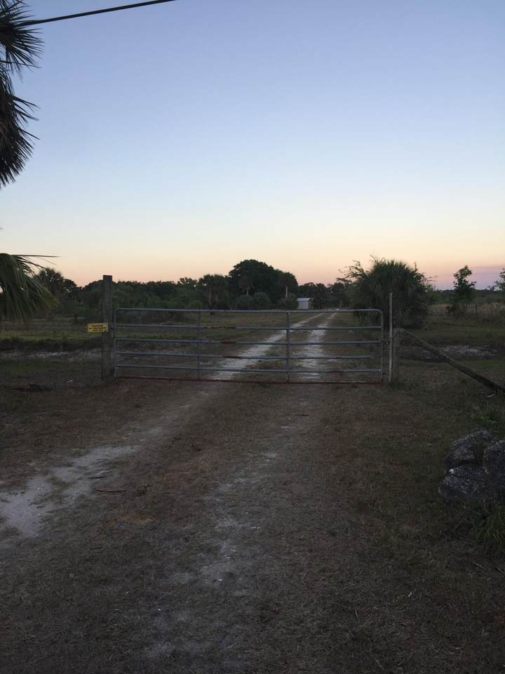 10230 Carlton Road - Photo 1