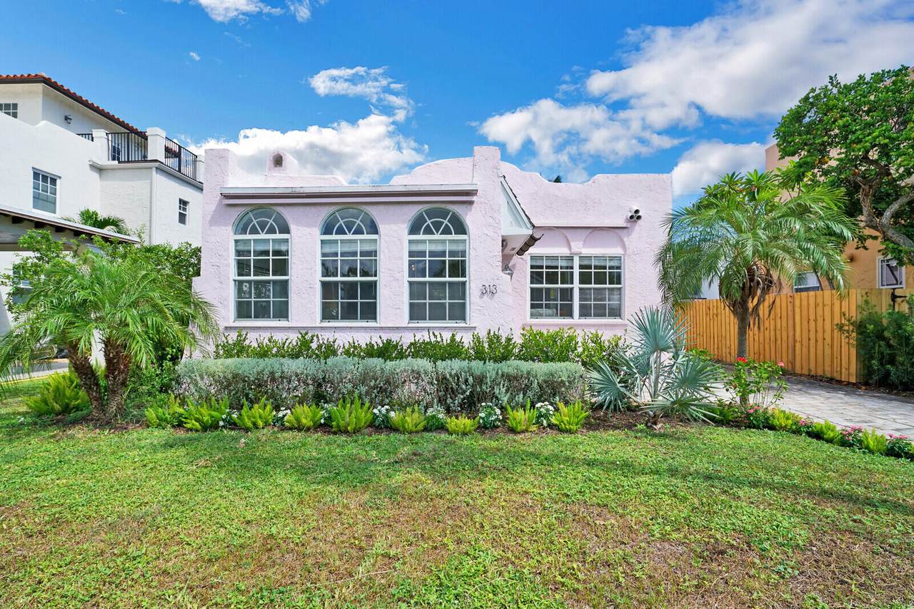313 Nottingham Boulevard - Photo 1