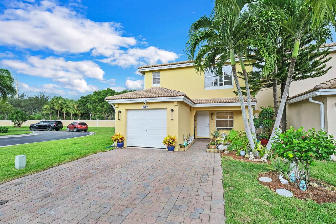 3287 Commodore Court - Photo 1