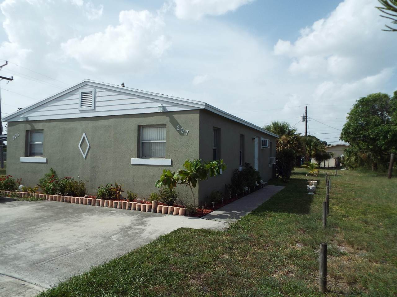 205 9th Avenue - Photo 1