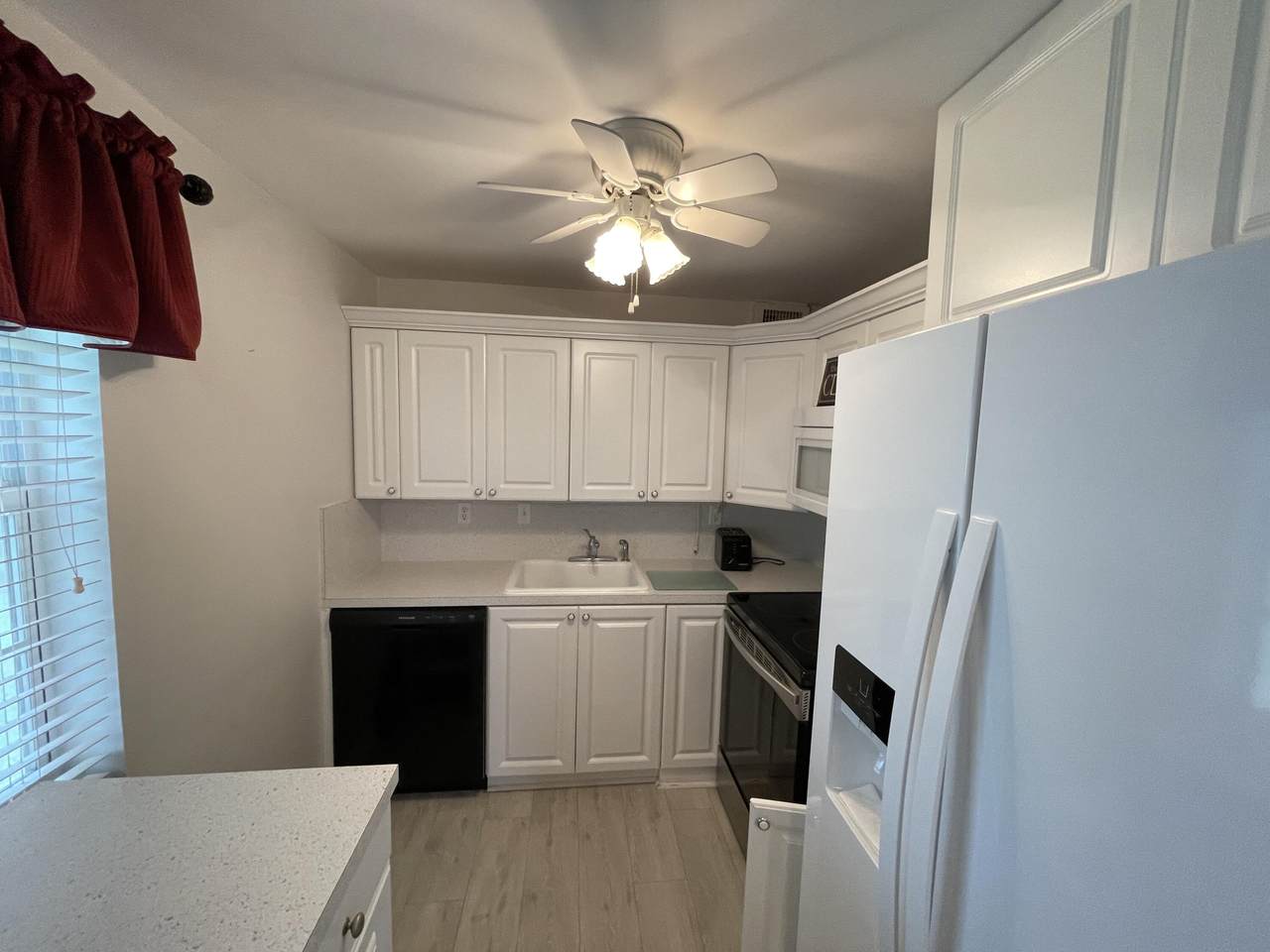 547 Burgundy L - Photo 1