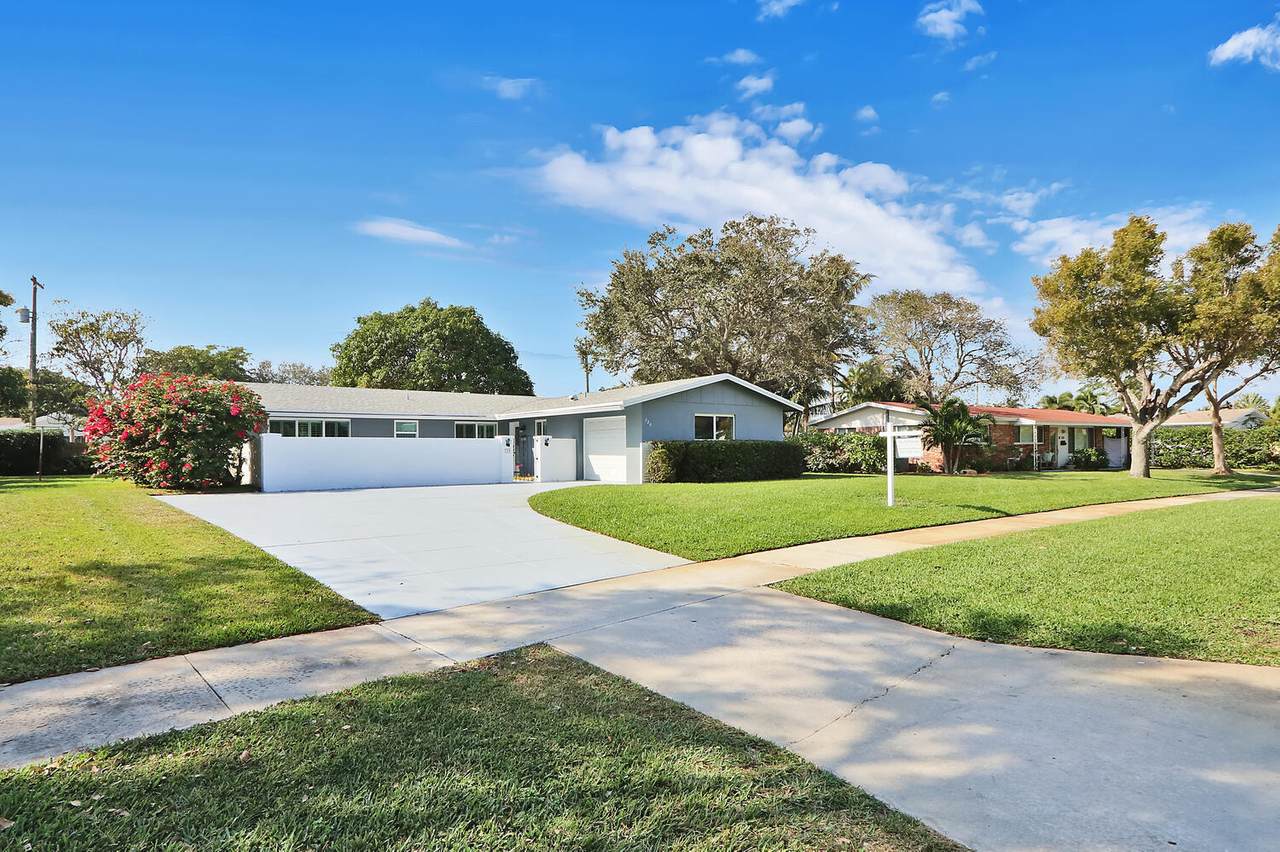 729 Lagoon Drive - Photo 1