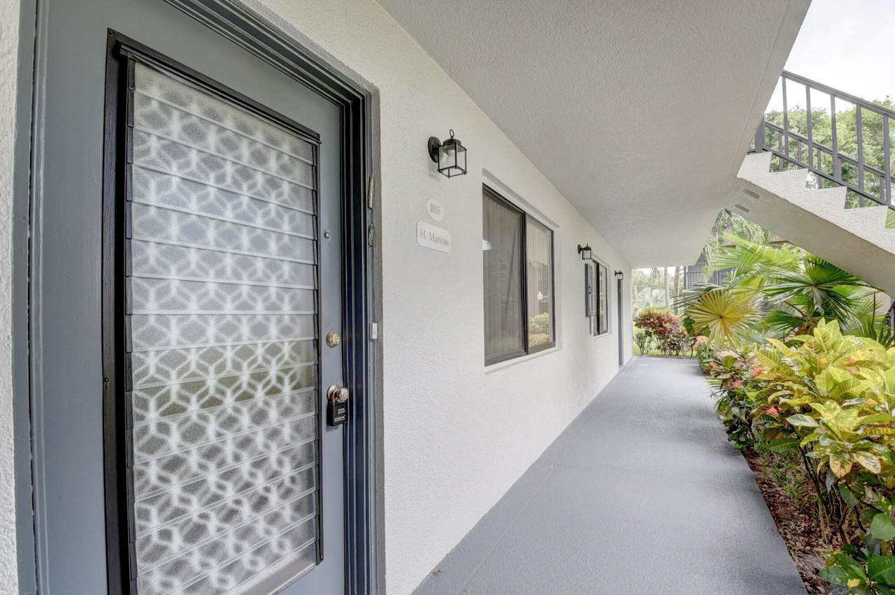 15036 Ashland Lane - Photo 1