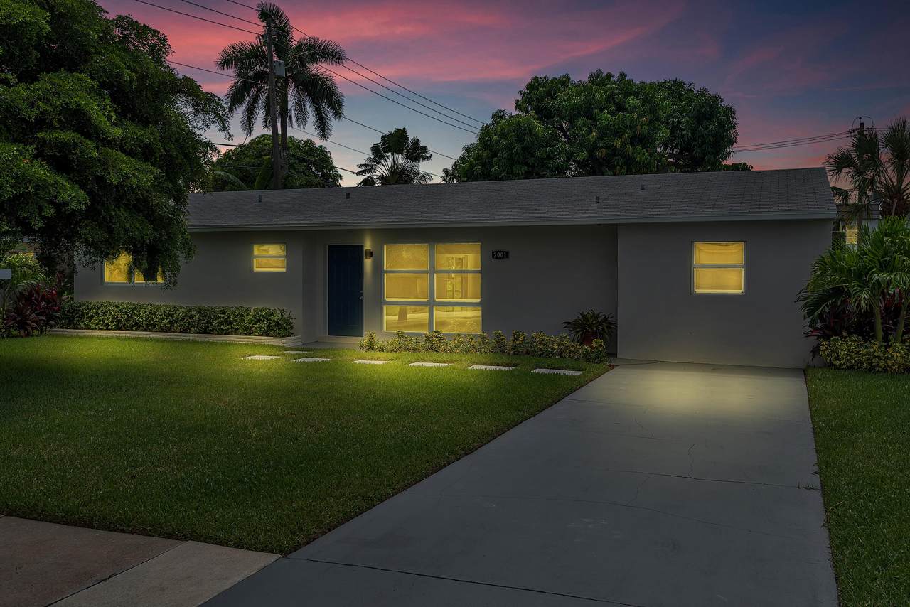 2001 Collier Avenue - Photo 1