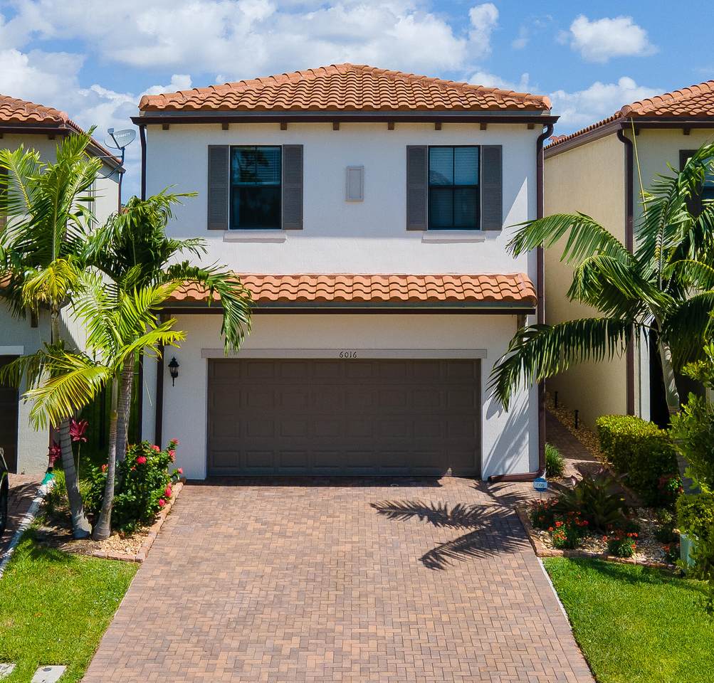 6016 Pine Tree Way - Photo 1