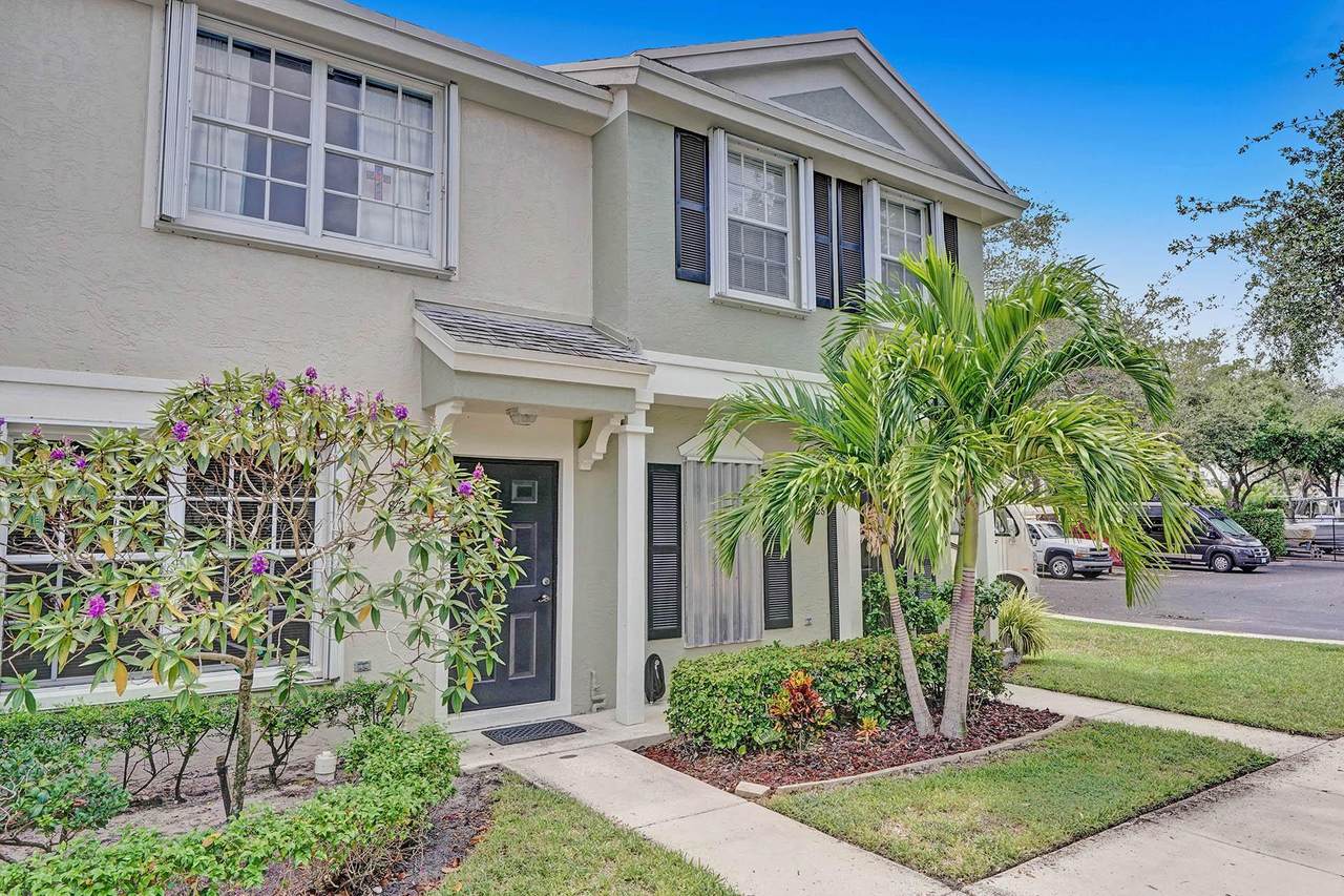 828 Kokomo Key Lane - Photo 1