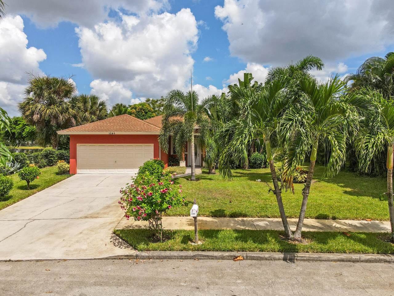 1045 Francis Street - Photo 1