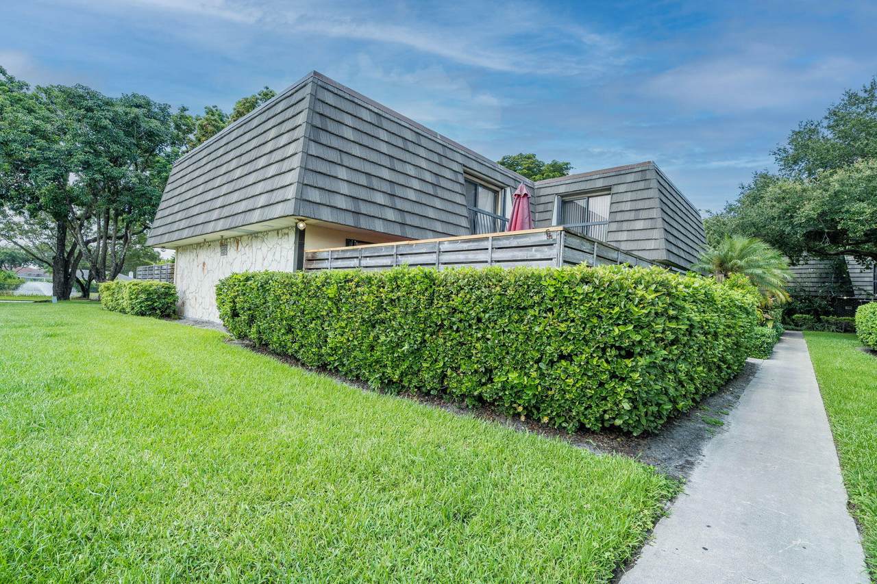 526 5th Terrace - Photo 1
