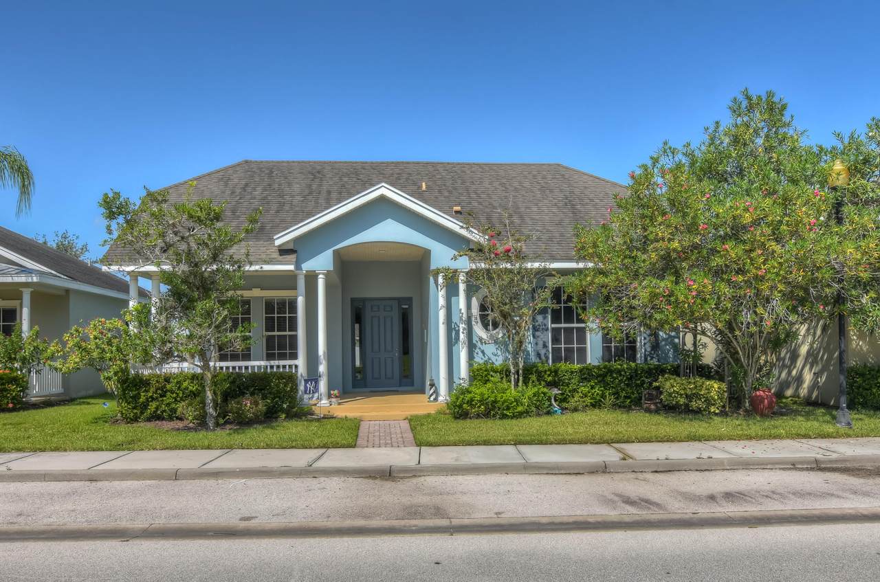 10735 West Park Avenue - Photo 1