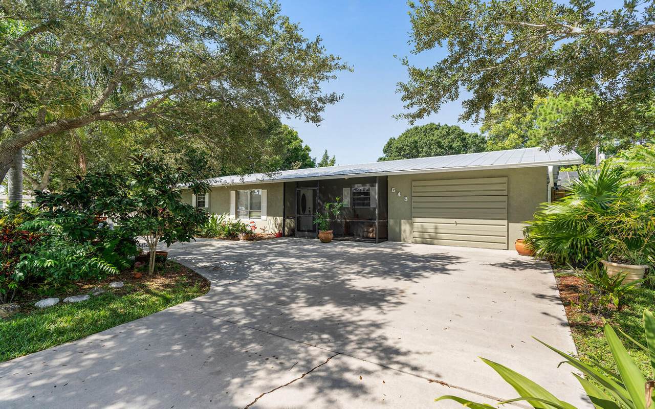 648 Salem Terrace - Photo 1