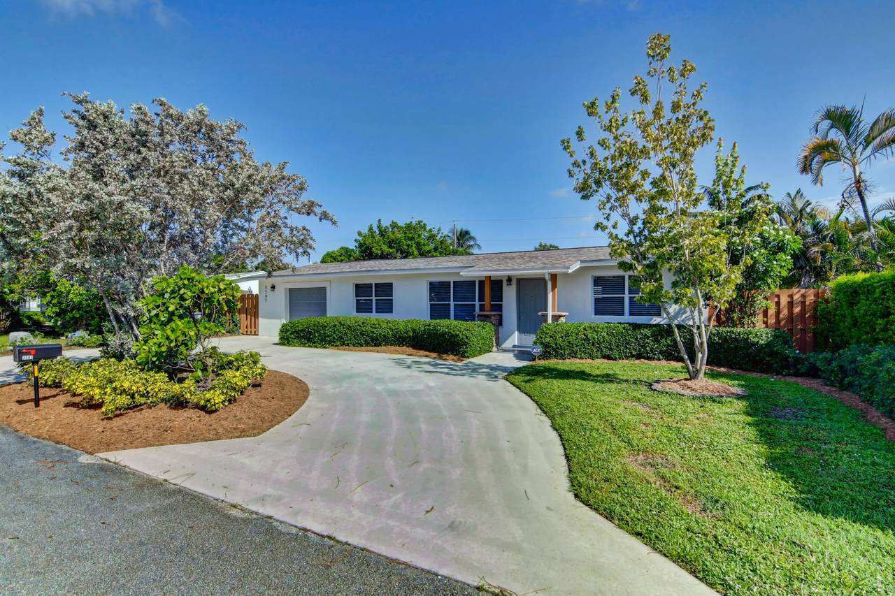 3597 Ivanhoe Avenue - Photo 1