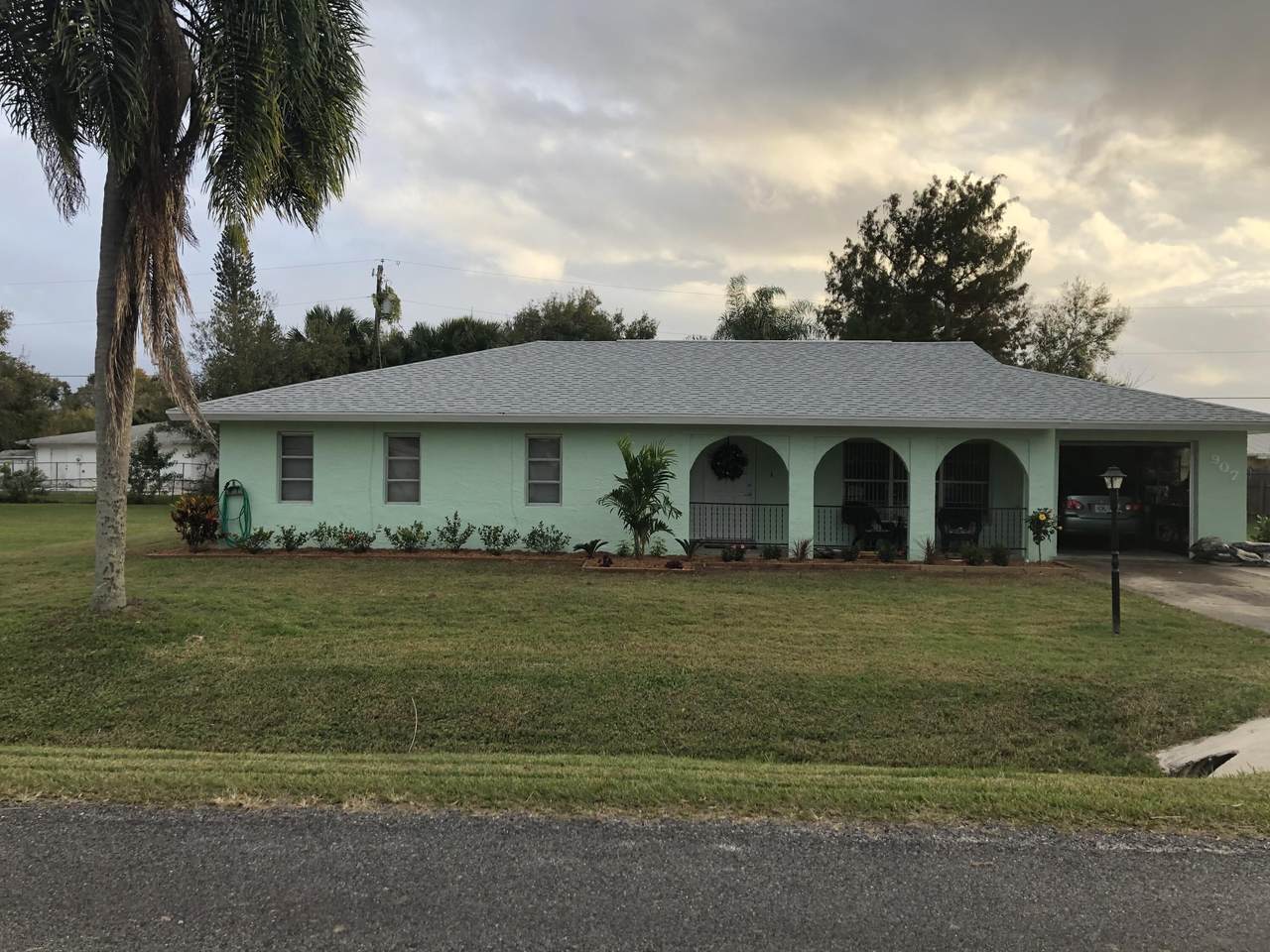 907 Coral Street - Photo 1