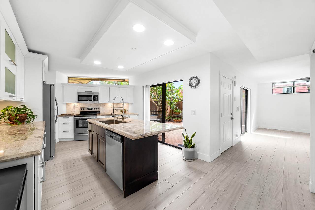 8164 Thames Boulevard - Photo 1