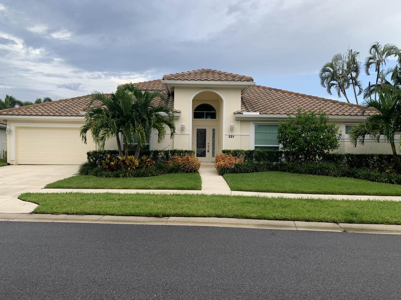 221 Eagleton Lakes Boulevard - Photo 1