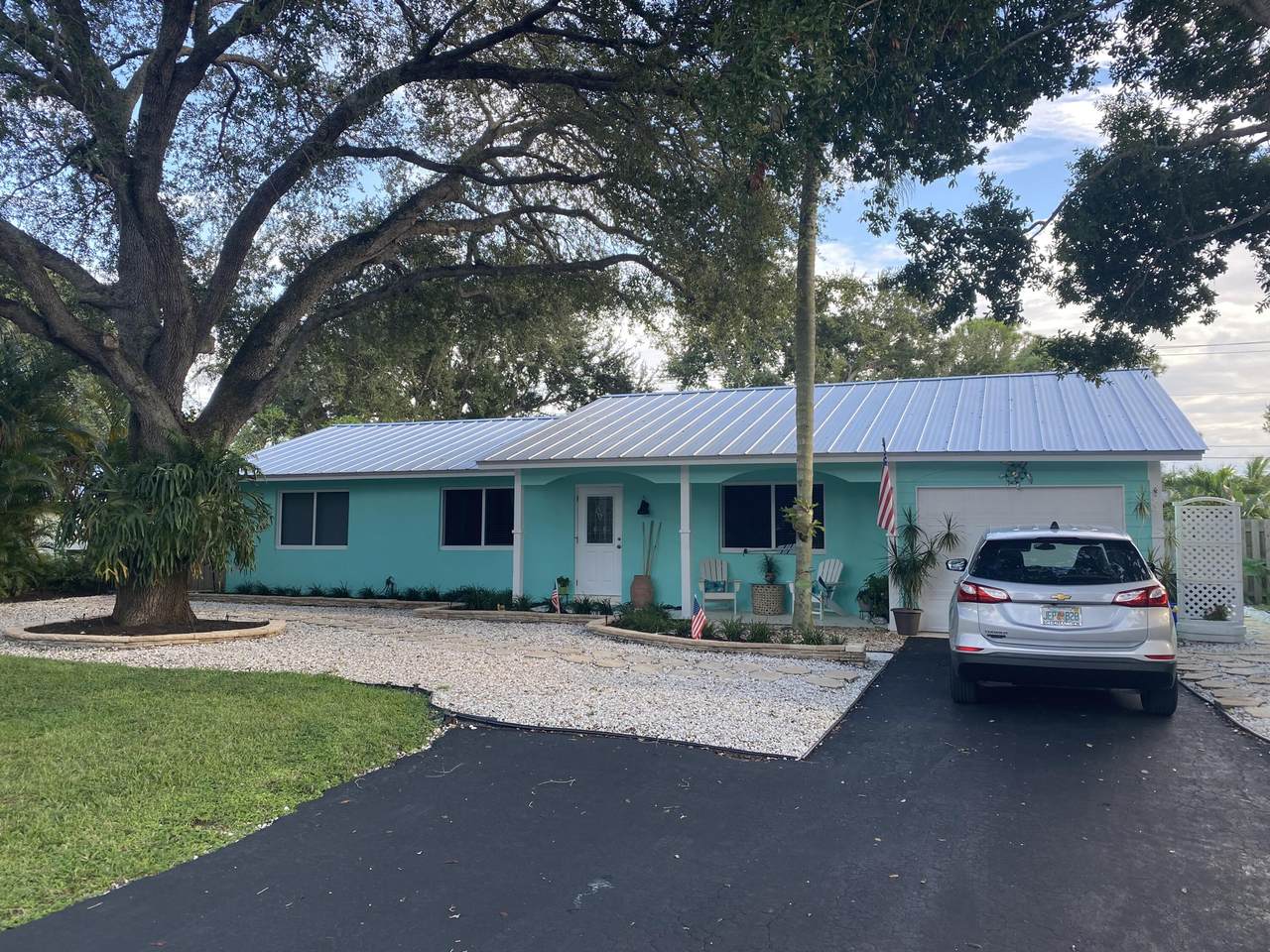 406 Dover Circle - Photo 1