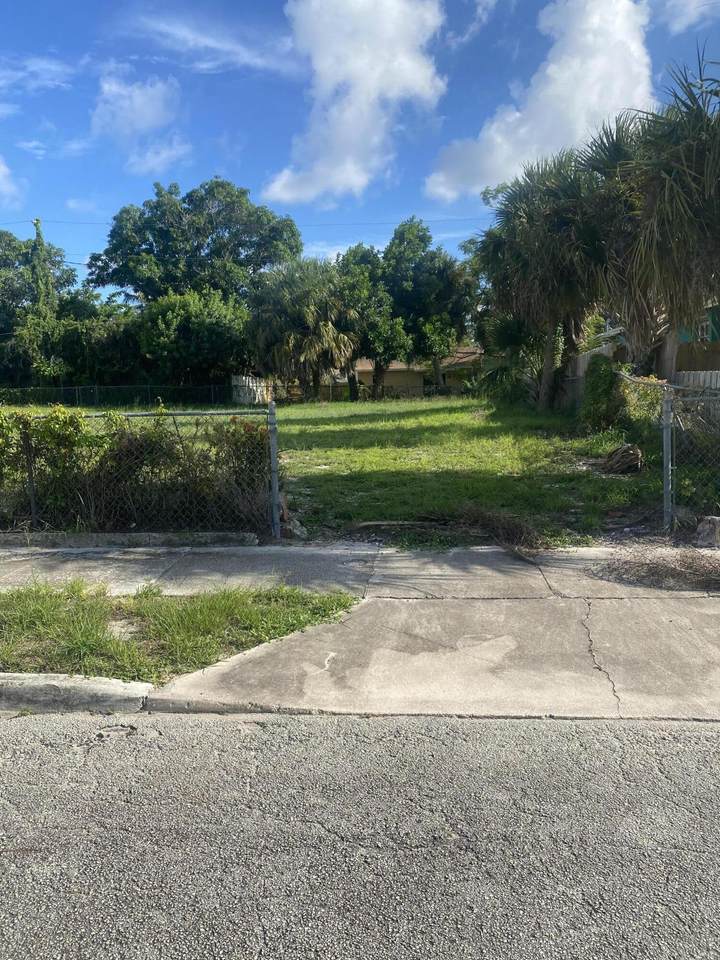 936 39th Street - Photo 1
