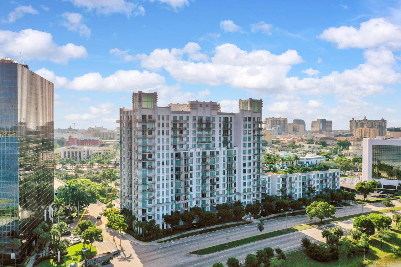 300 Australian Avenue - Photo 1
