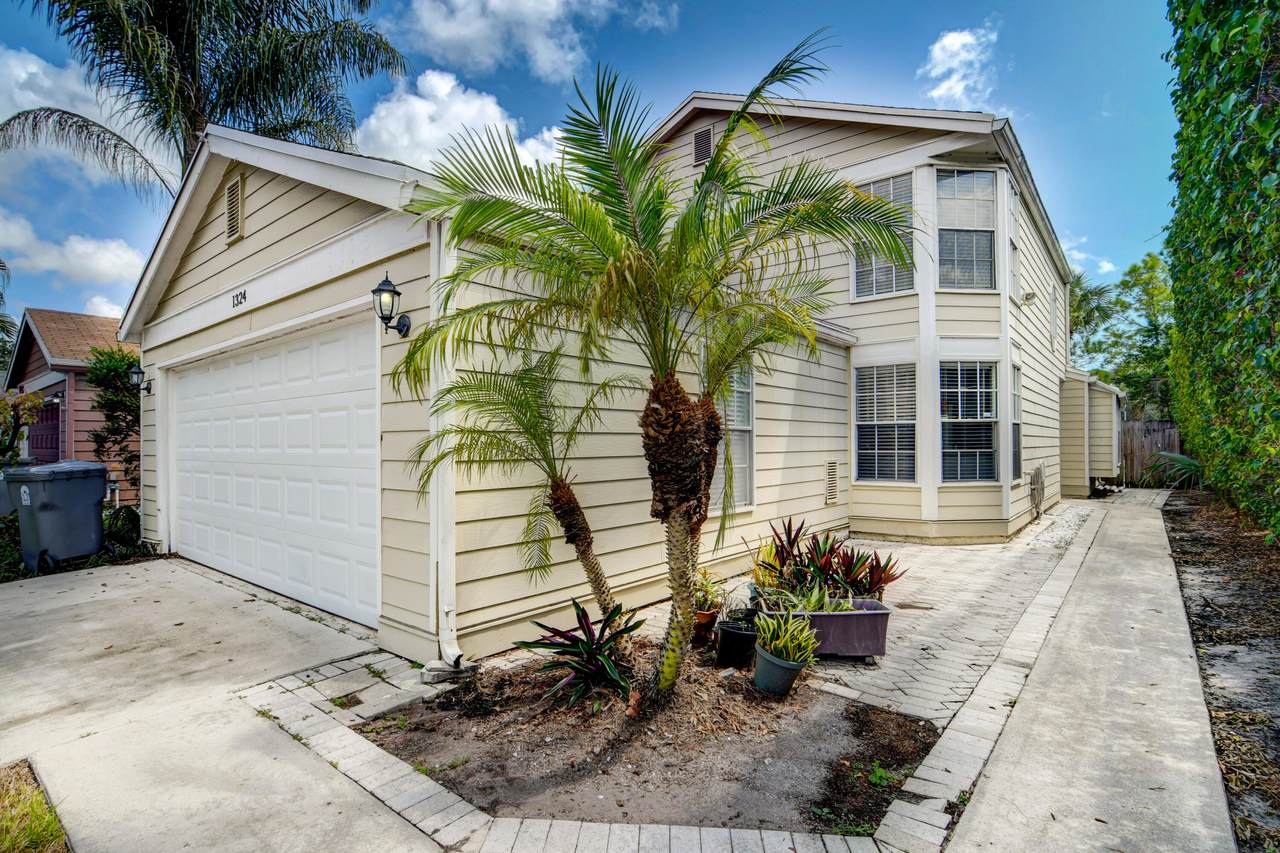1324 Strawberry Lane - Photo 1