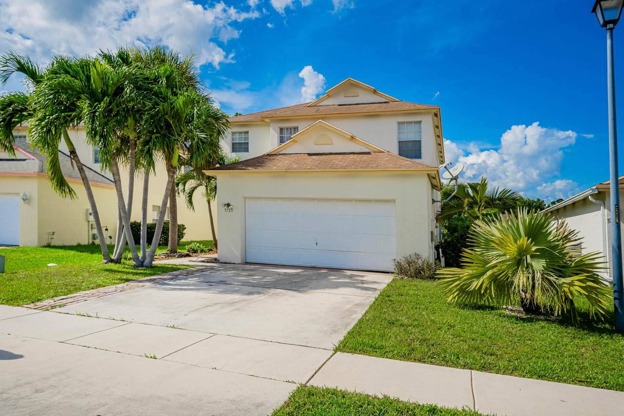 5725 Azalea Circle - Photo 1