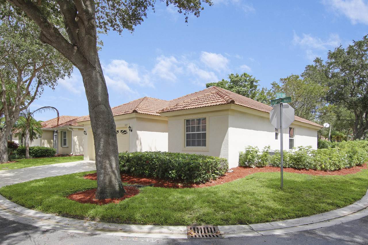 1009 Aspri Way - Photo 1