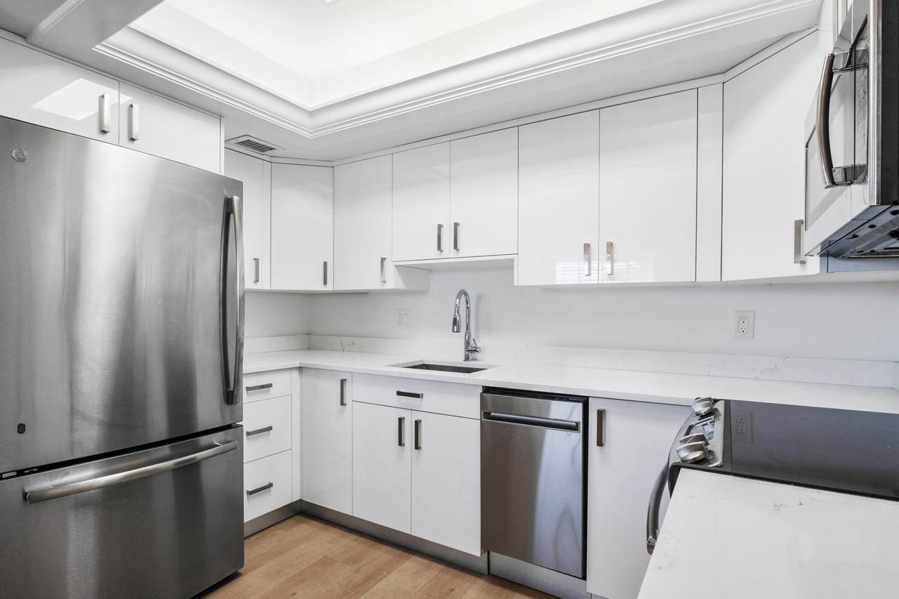 5505 Ocean Boulevard - Photo 1
