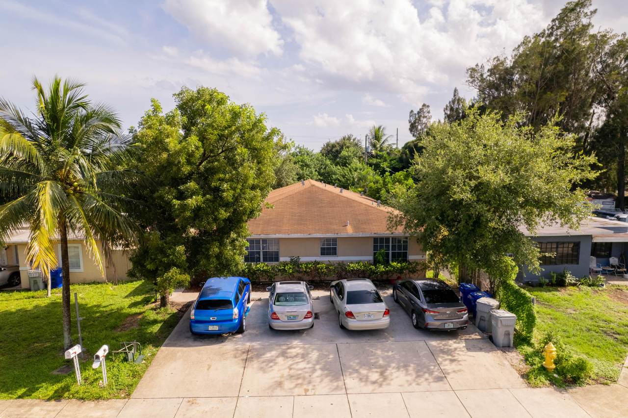 530 34th Street - Photo 1